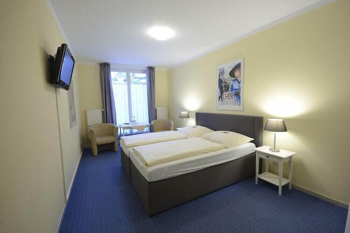 Room 3 of 28