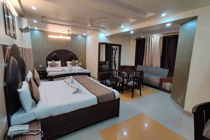 Room 10 of 30