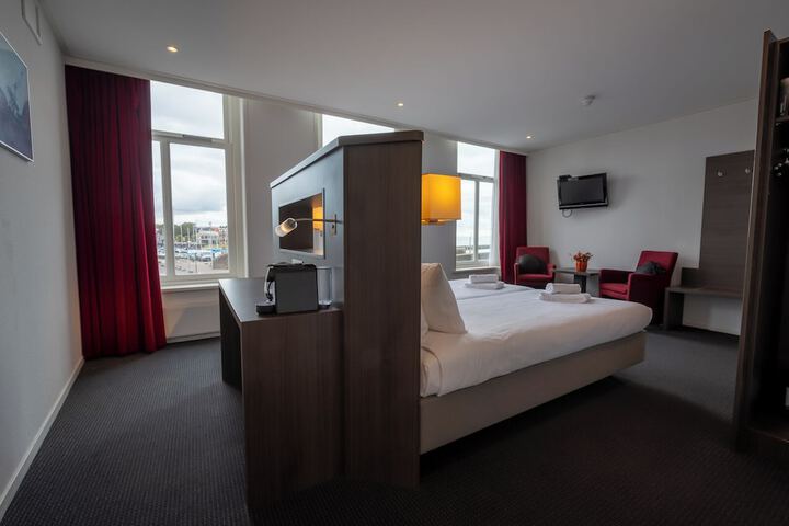 Room 3 of 59