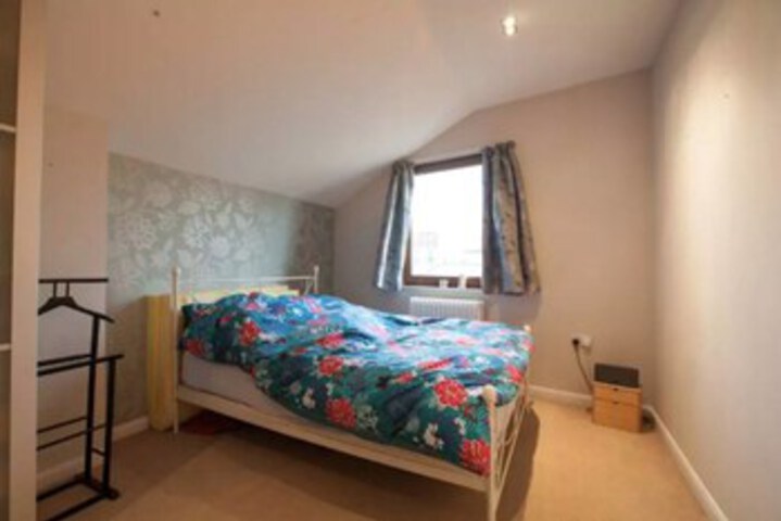 Room 7 of 18