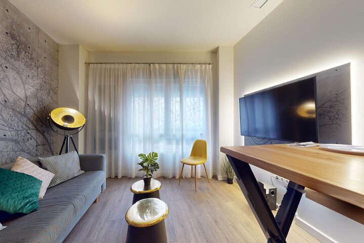 Room 37 of 83