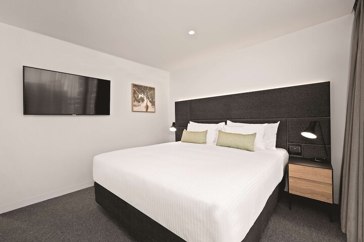 Room 25 of 84
