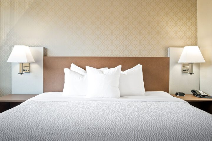 1 King Bed (1 of 30)