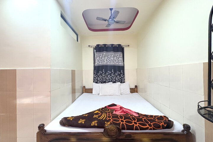 Room 8 of 37
