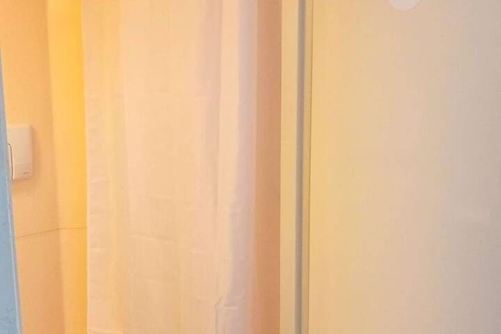 Room 25 of 46