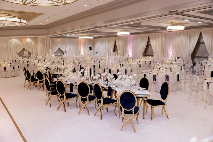 Ballroom/Hall 73 of 117