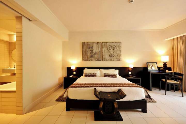 Room 35 of 261