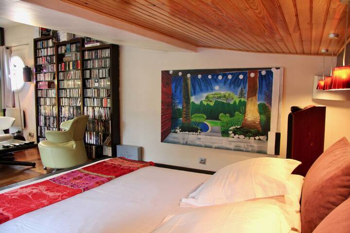 Room 8 of 76