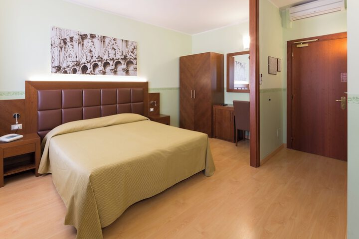 Room 36 of 67
