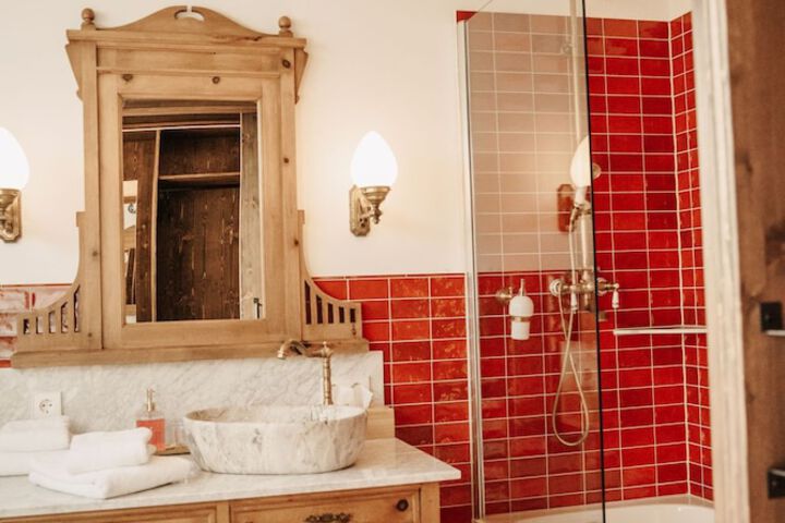 Room 48 of 64