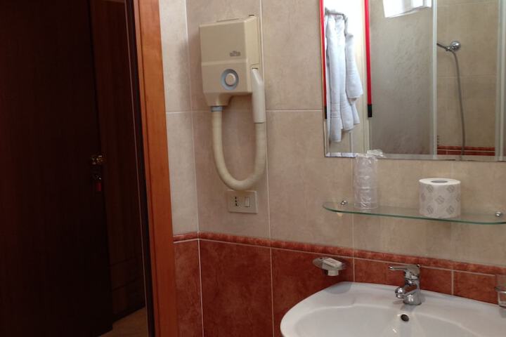 Room 7 of 17