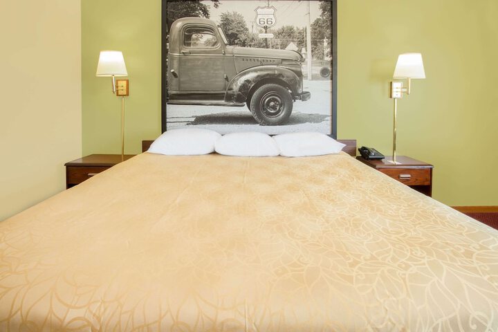 1 King Bed (8 of 11)
