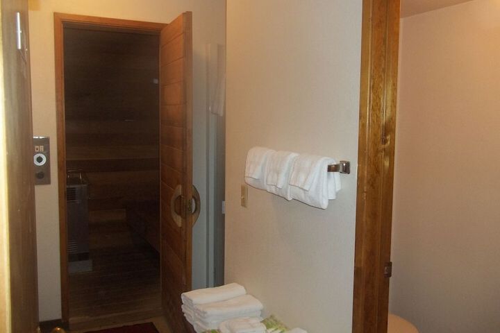 Room 18 of 34