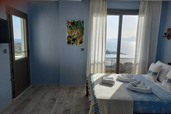Room 9 of 32