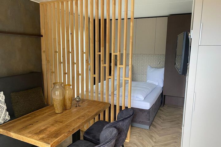 Room 3 of 36