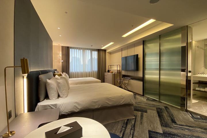 Room 38 of 77