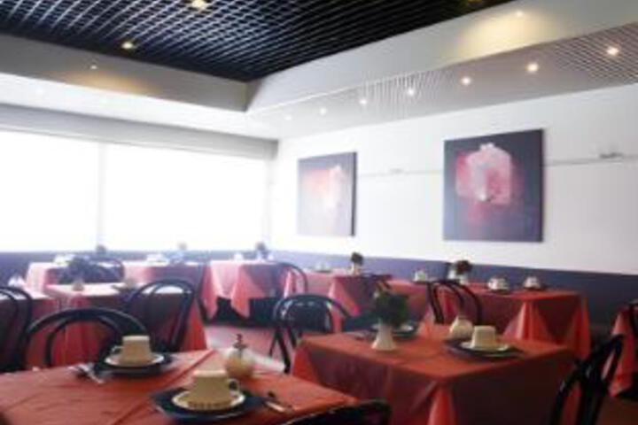 Dining 14 of 23