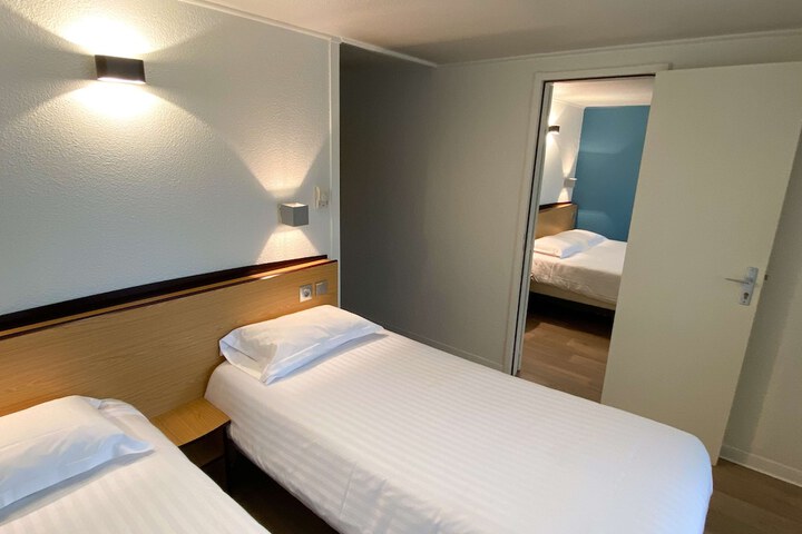 Room 9 of 43
