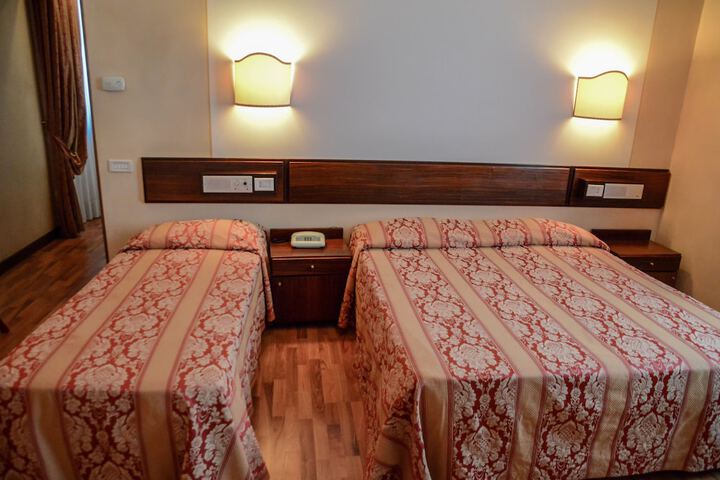 Room 6 of 26