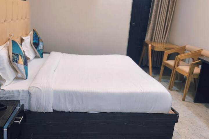 Room 2 of 26