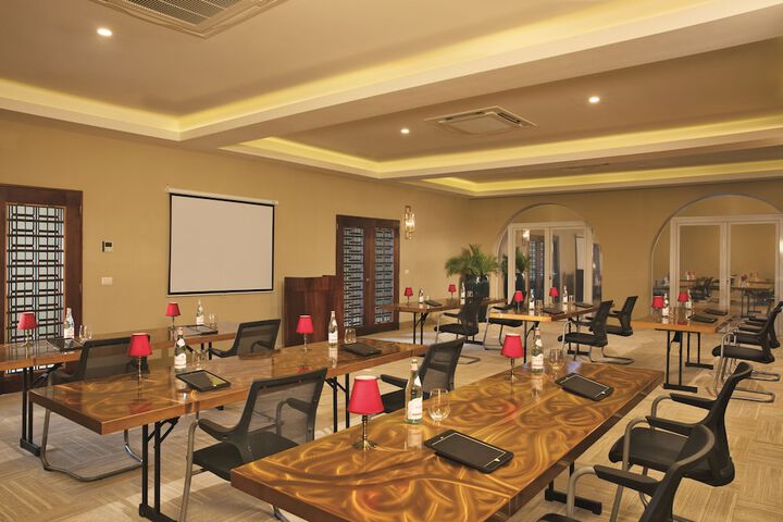 Business Center 63 of 75