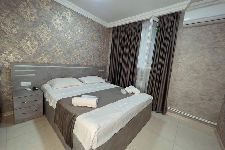 Room 30 of 77