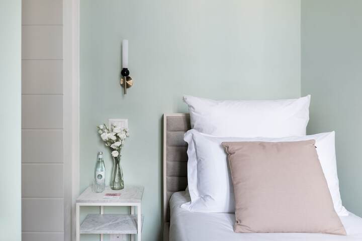 Room 10 of 71