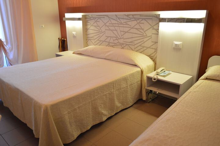 Room 17 of 49