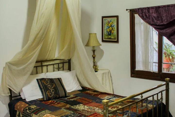 Room 14 of 28