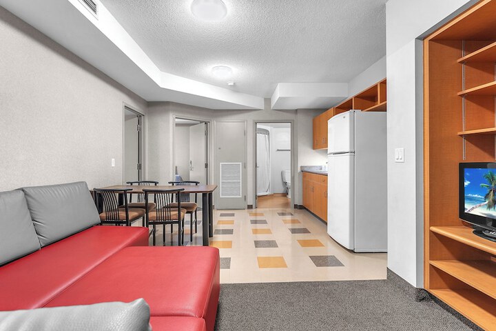 Room 11 of 39