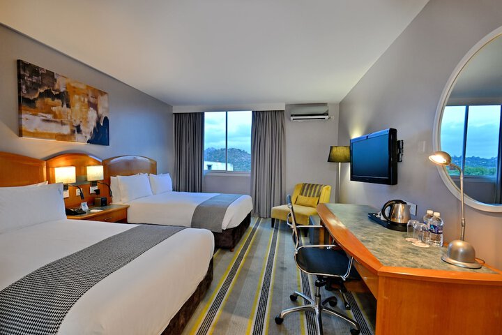 Room 28 of 104
