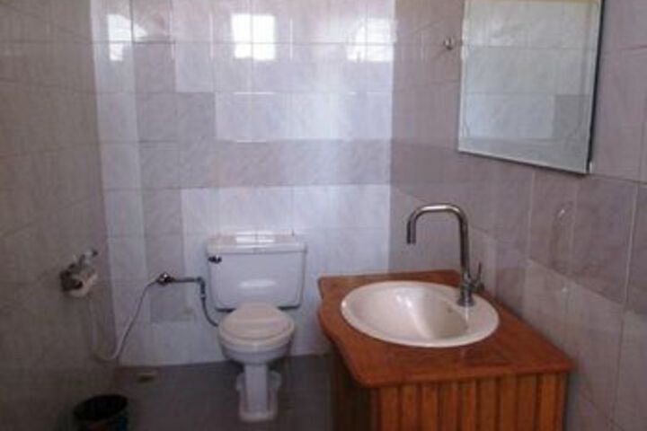 Room 5 of 32