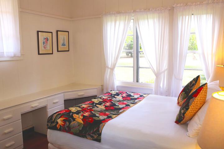Room 10 of 77