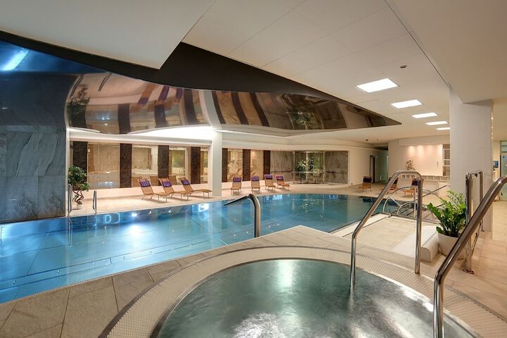 Hotel Pool