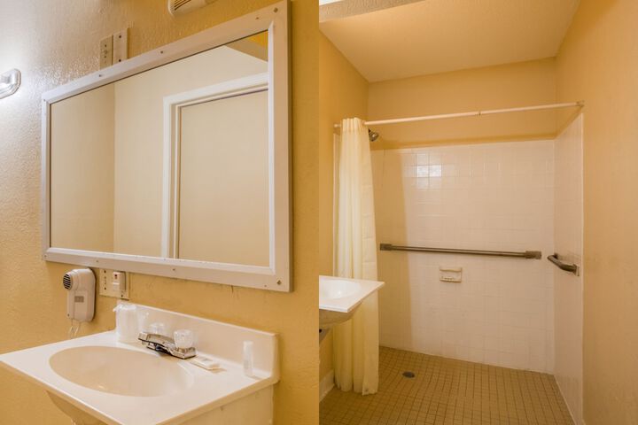 Room 19 of 29