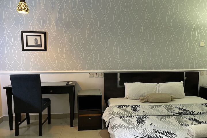 Room 33 of 288