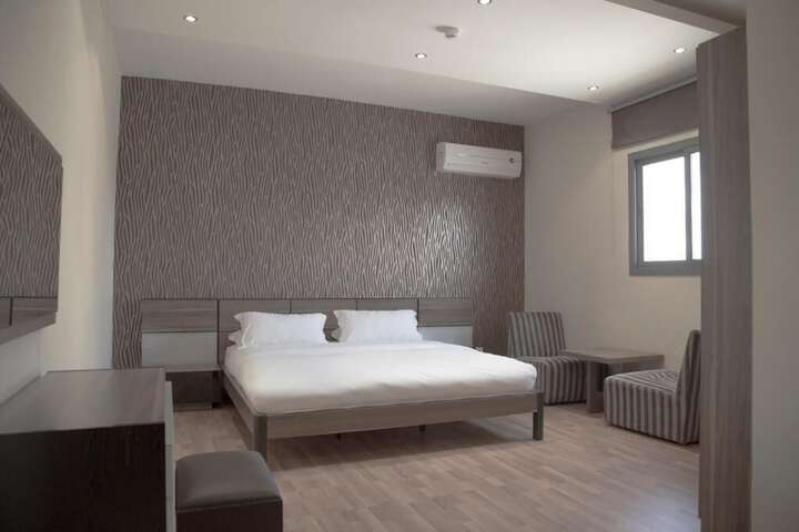 Room 2 of 25