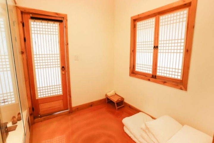 Room 12 of 51