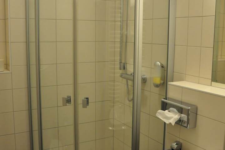 Room 20 of 27