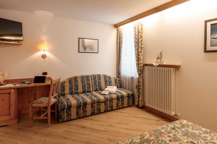Room 47 of 122