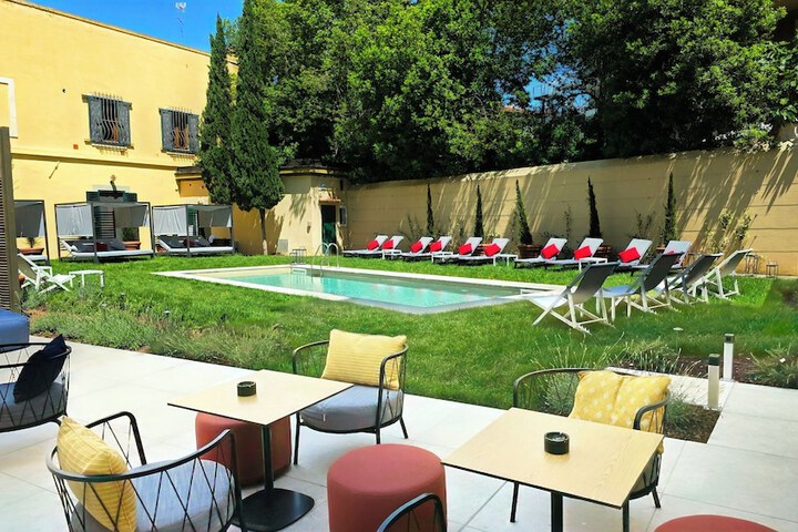 Pool Hotel