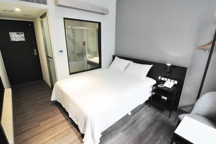 Room 61 of 77