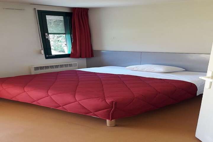 Room 11 of 44