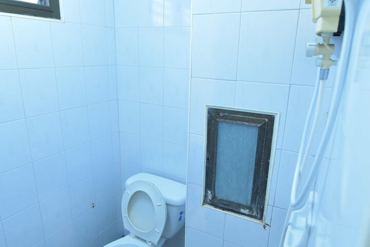 Room 32 of 37