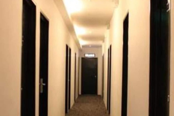 Ballroom/Hall 30 of 32