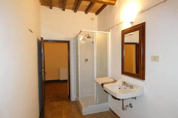Room 9 of 23