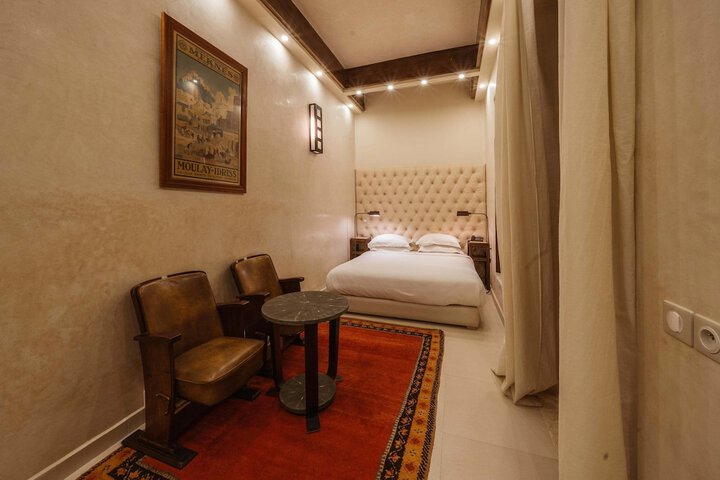 Room 12 of 42