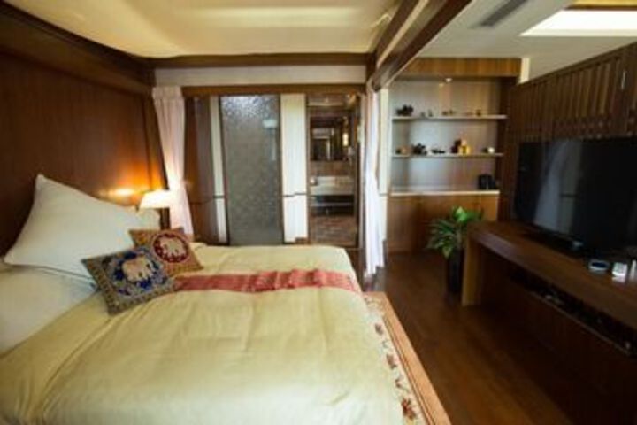 Room 5 of 24