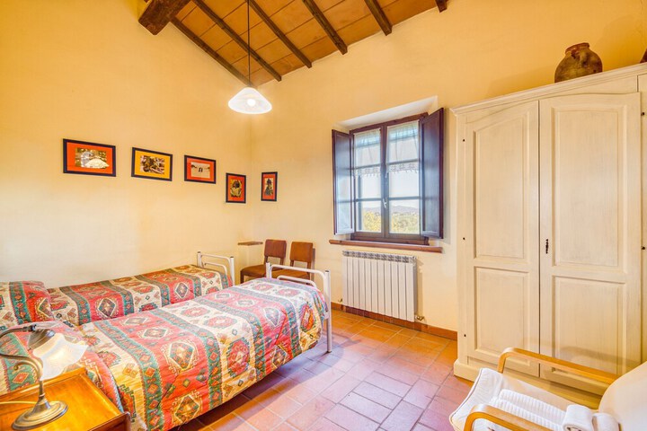 Room 15 of 36