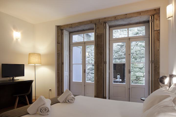 Room 28 of 45
